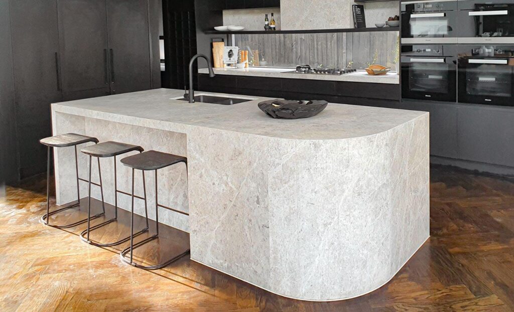 Kitchen-benchtop-with-marble-castlehill